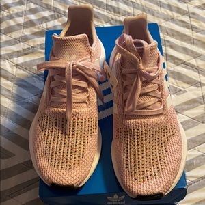 Women’s 8.5 Light Pink Adidas Swift Run